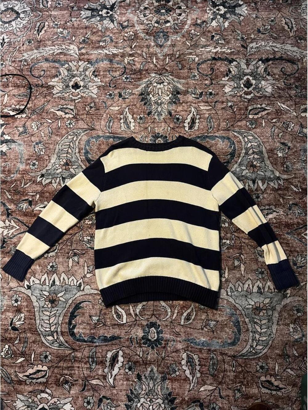 Brandy Melville Women's White and Navy Jumper
